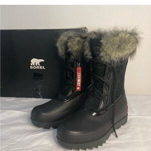 waterproof  Joan of arctic Next, Great Sorel 
New boots - never worn .